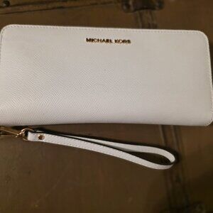 😍 MICHAEL KORS Large Pebbled White Leather Travel Continental Wristlet Wallet